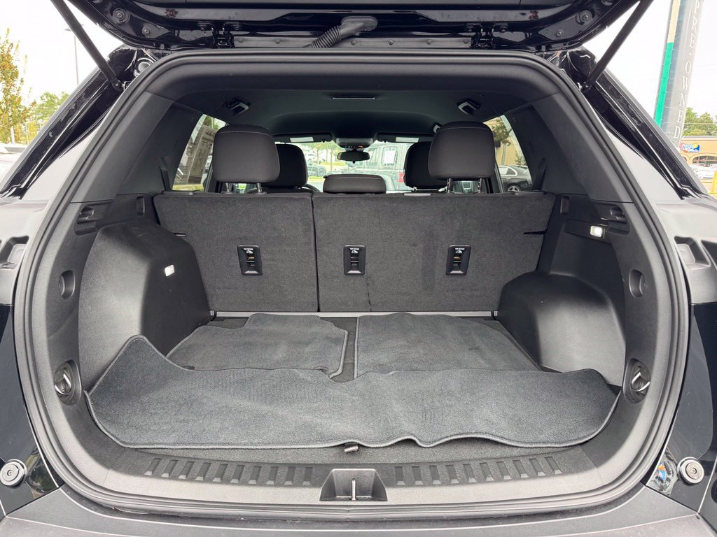 Used 2026 Chevrolet Equinox LT FWD image 38