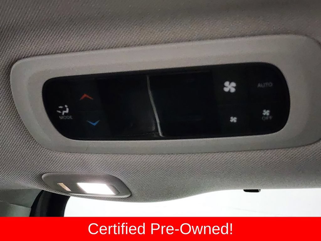 Certified 2023 Chrysler Pacifica Limited FWD image 28
