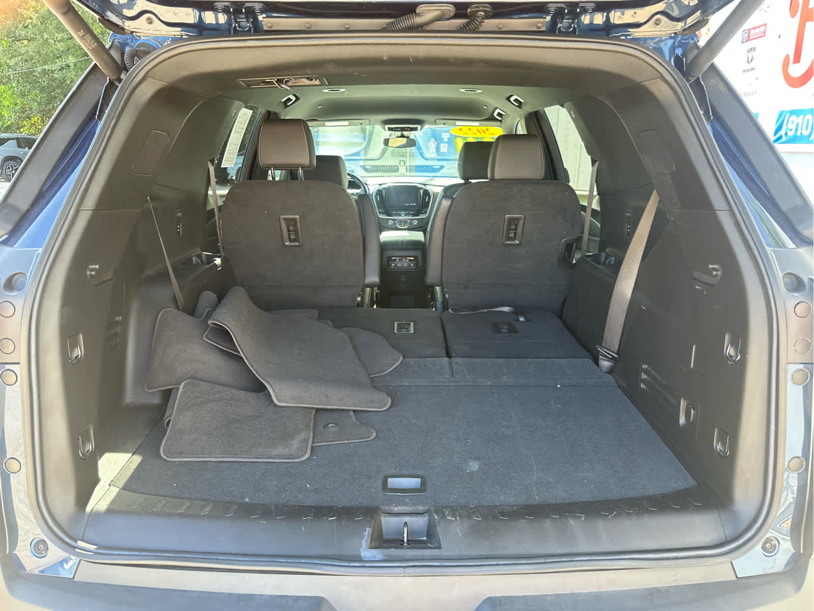 Used 2022 Chevrolet Traverse LT image 21