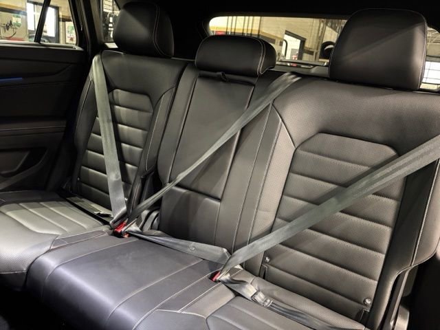 Used 2024 Volkswagen Atlas Cross Sport SEL R-Line image 22