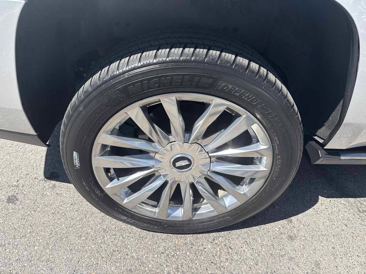 Used 2015 Cadillac Escalade Premium AWD/4WD image 21
