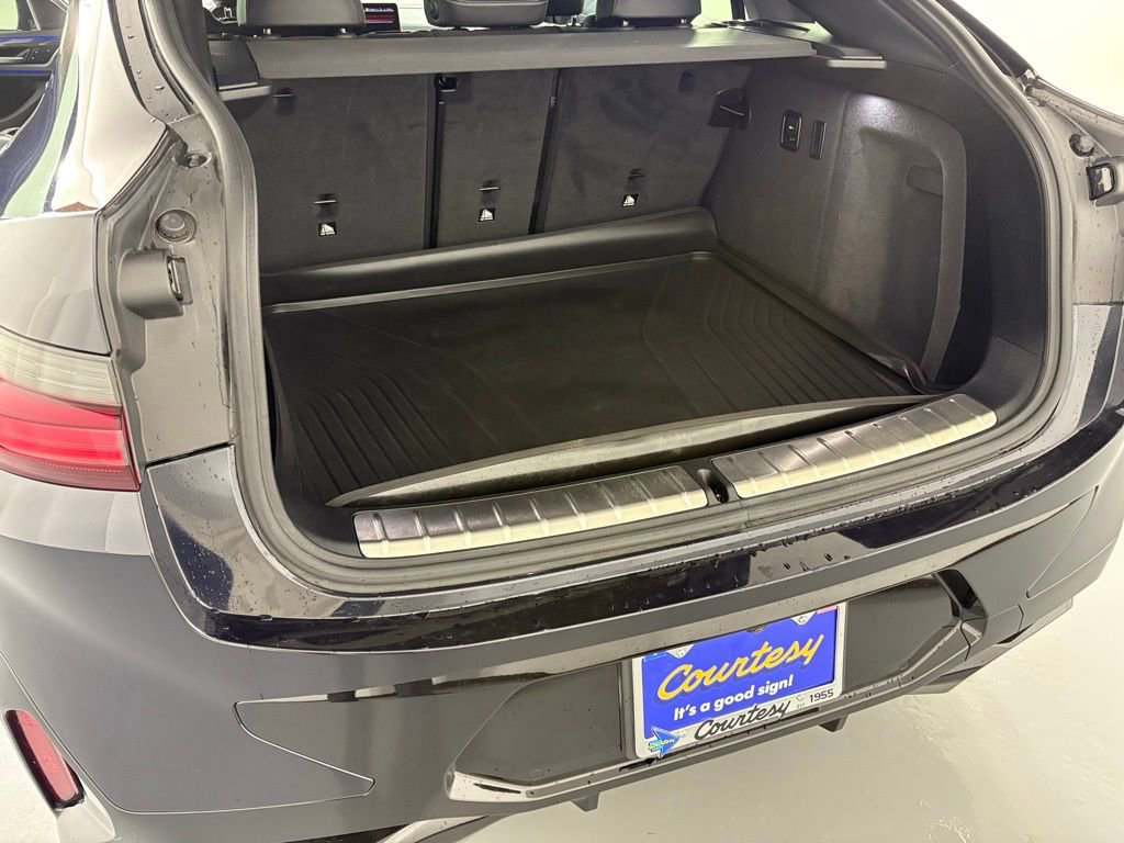 Used 2023 BMW X4 M40i w/ Premium Package image 36