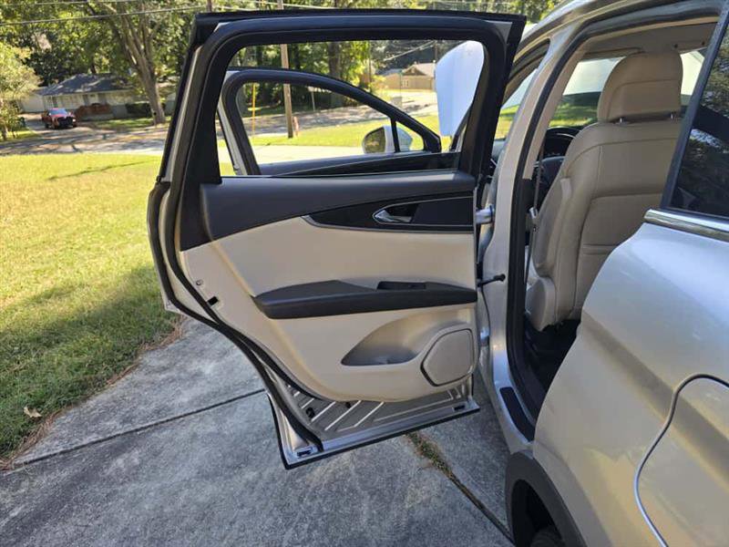 Used 2017 Lincoln MKX Reserve w/ Lincoln MKX Climate Package image 21