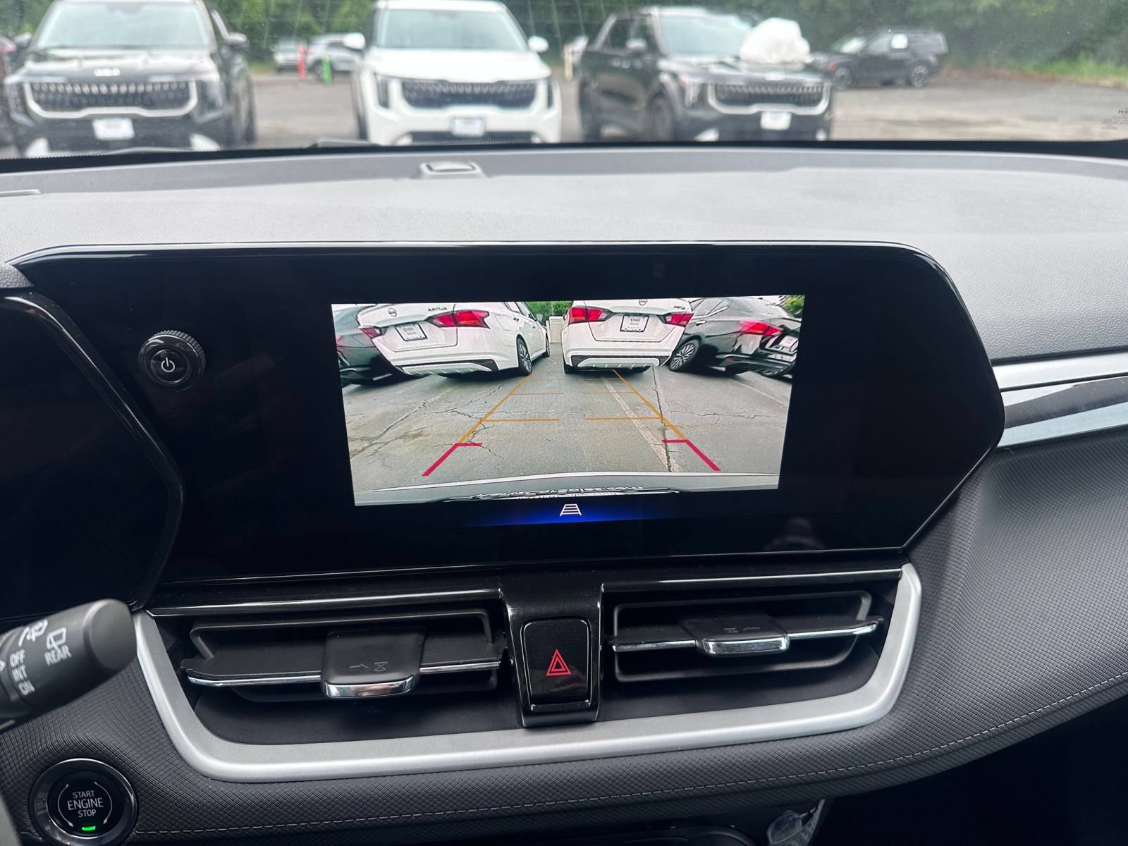 Used 2025 Chevrolet TrailBlazer LT FWD image 29