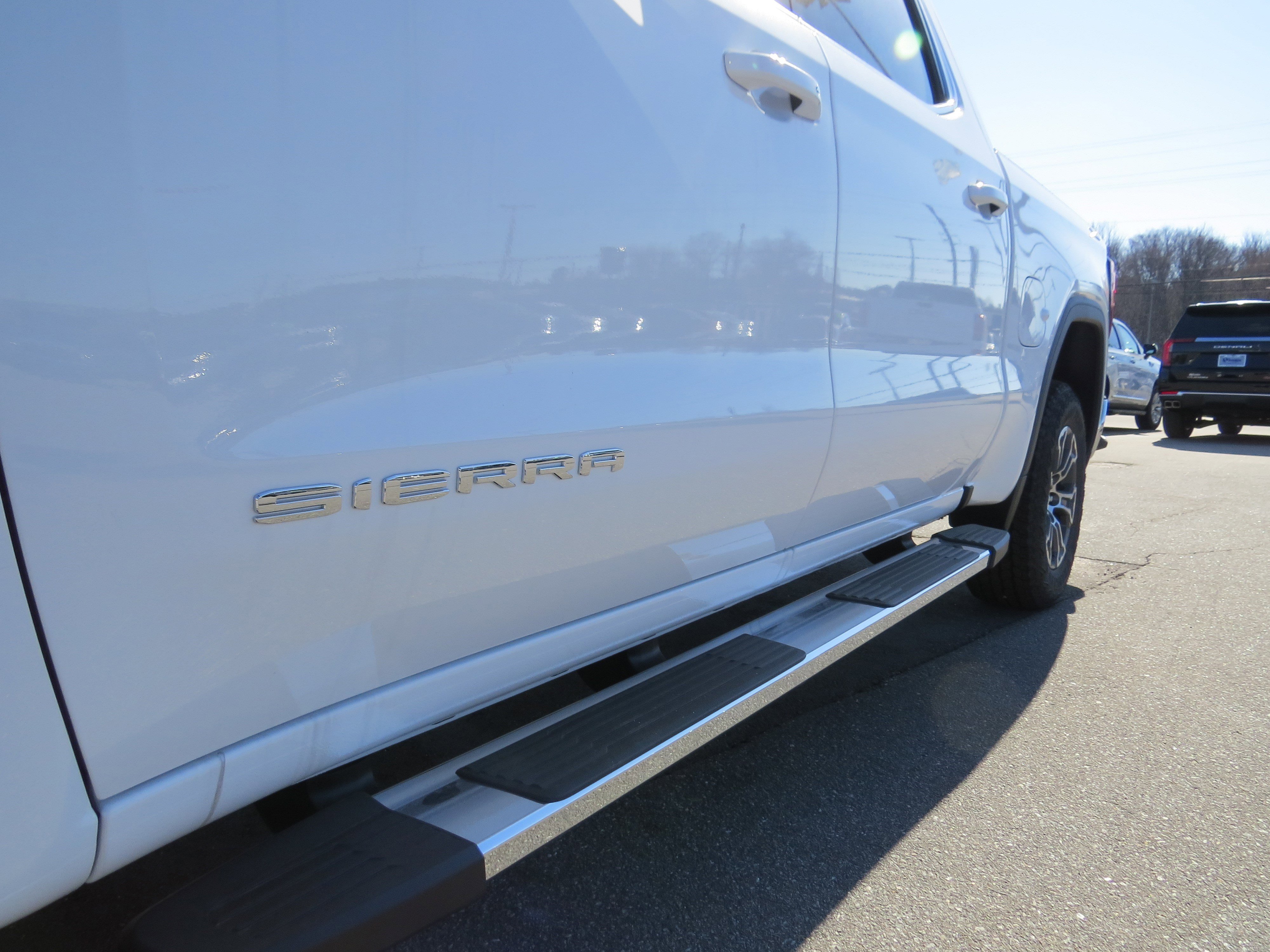 New 2026 GMC Sierra 1500 SLE image 12