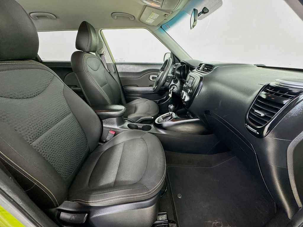 Used 2016 Kia Soul + FWD image 32