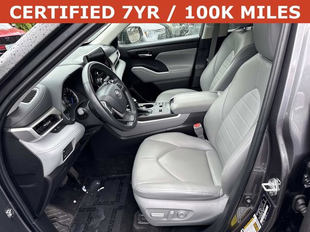 Used 2023 Toyota Highlander XLE AWD/4WD image 14