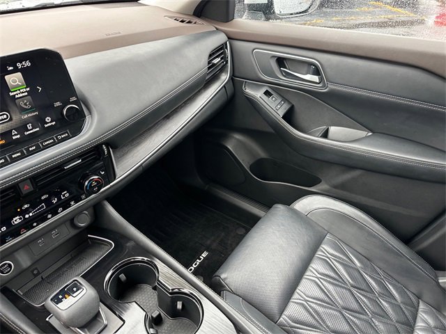 Used 2021 Nissan Rogue Platinum image 29