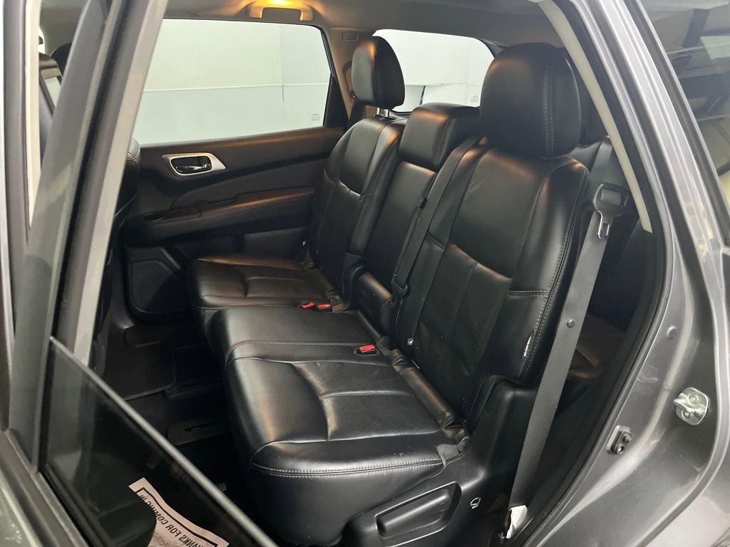 Used 2018 Nissan Pathfinder Platinum image 20