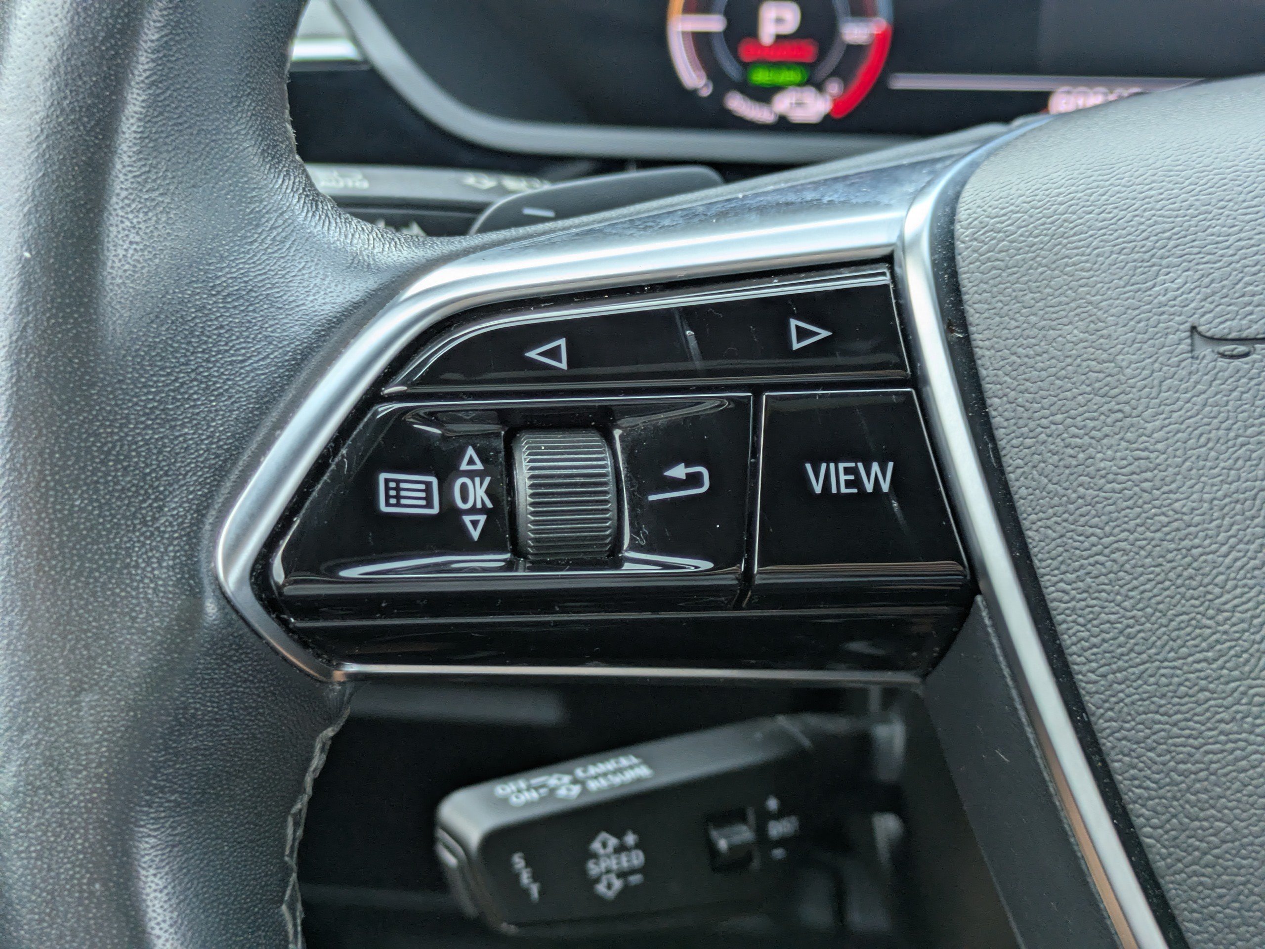 Used 2023 Audi e-tron Premium Plus w/ Premium Plus Package AWD/4WD image 22