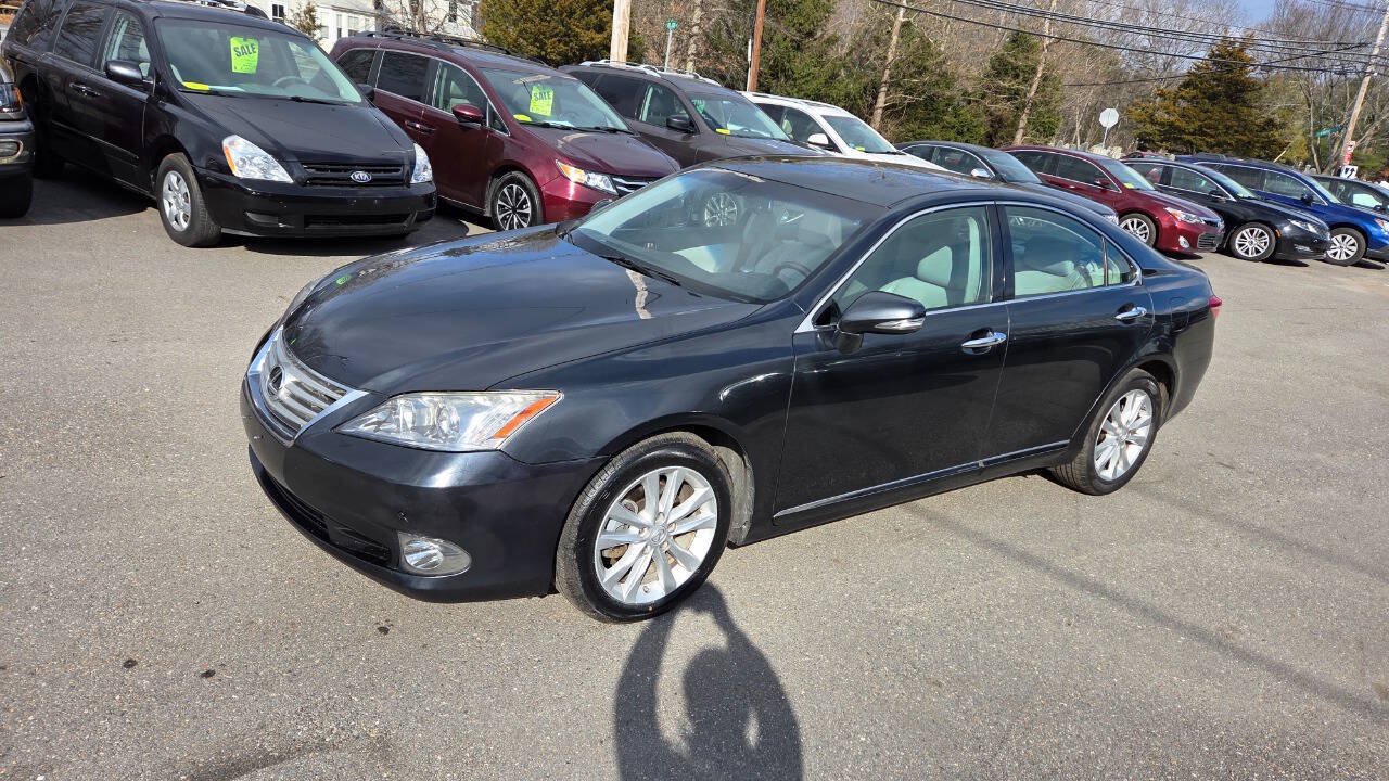 Used 2011 Lexus ES 350 w/ Preferred Accessory Package FWD image 2
