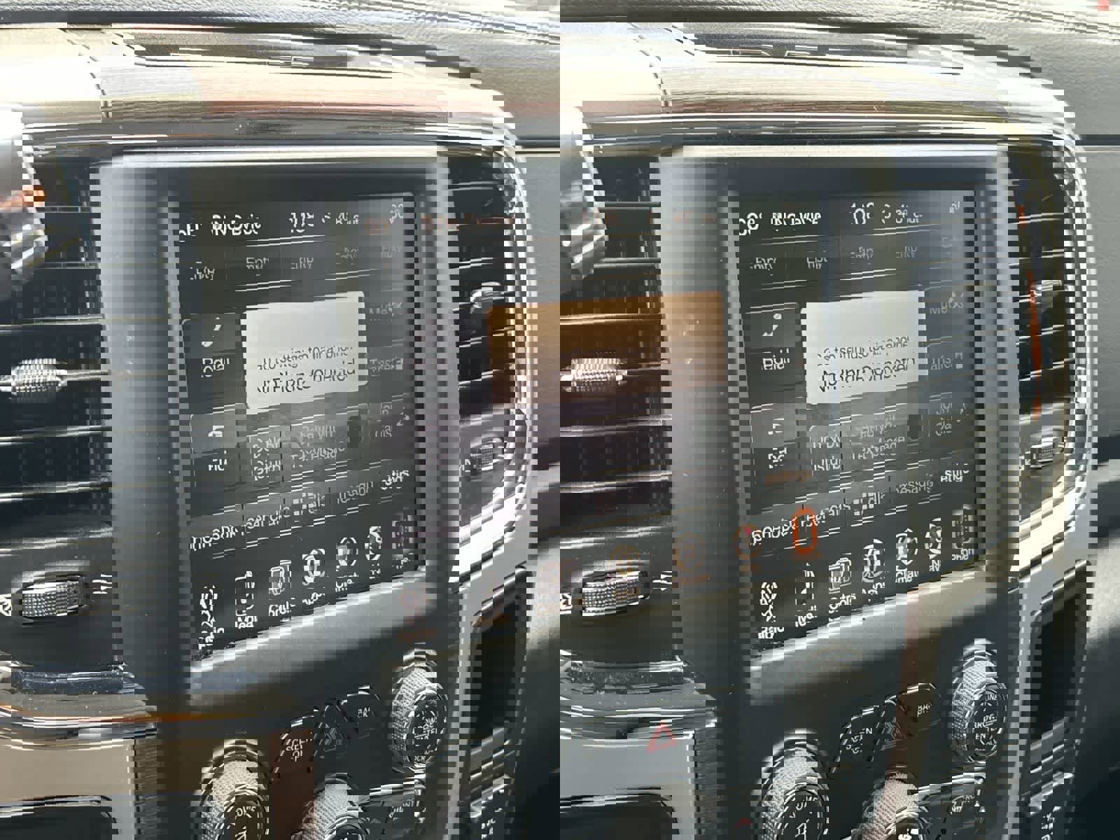 Used 2015 RAM 2500 Laramie w/ Protection Group image 18