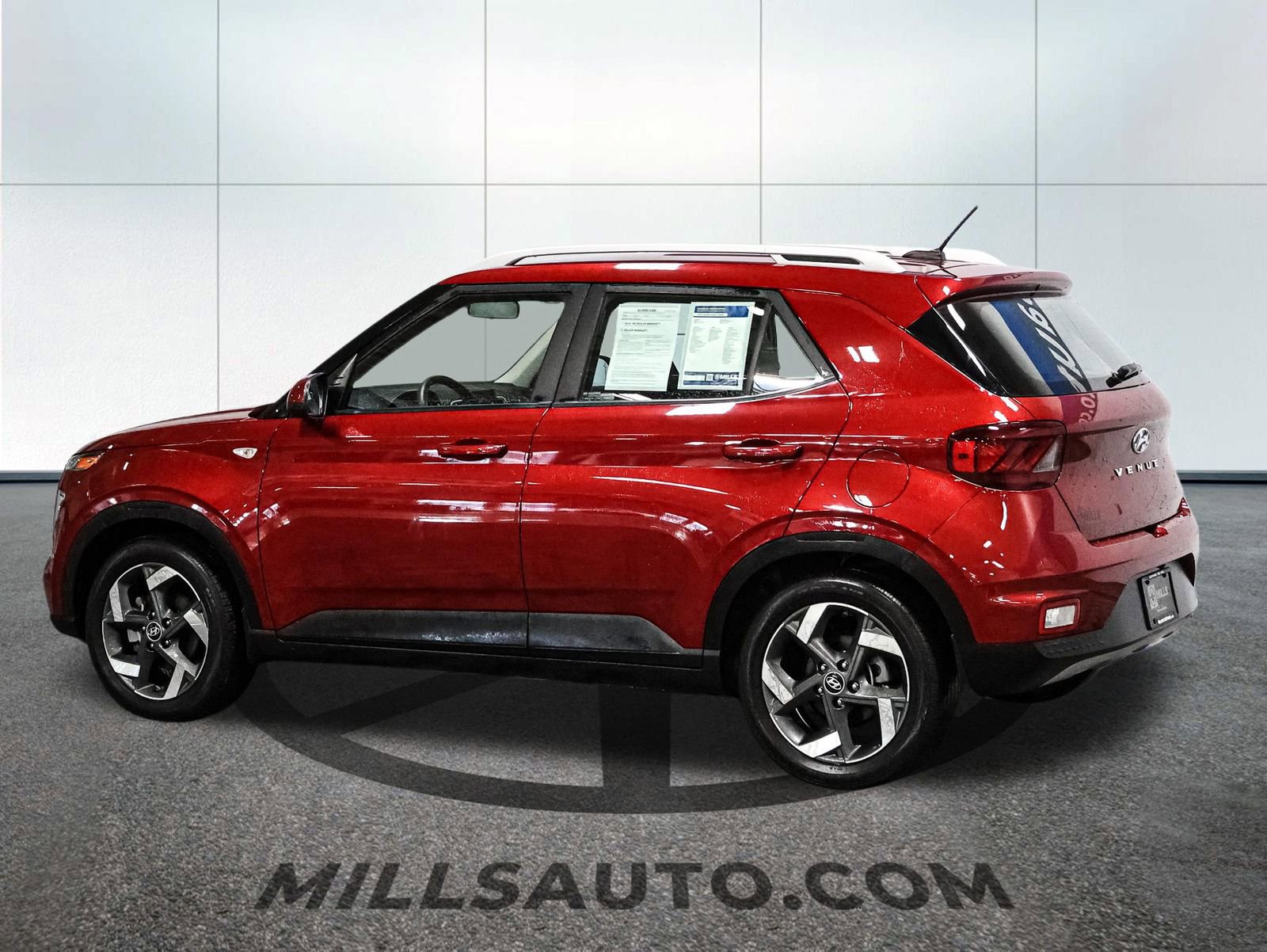 Used 2023 Hyundai Venue Limited w/ Cargo Package image 4