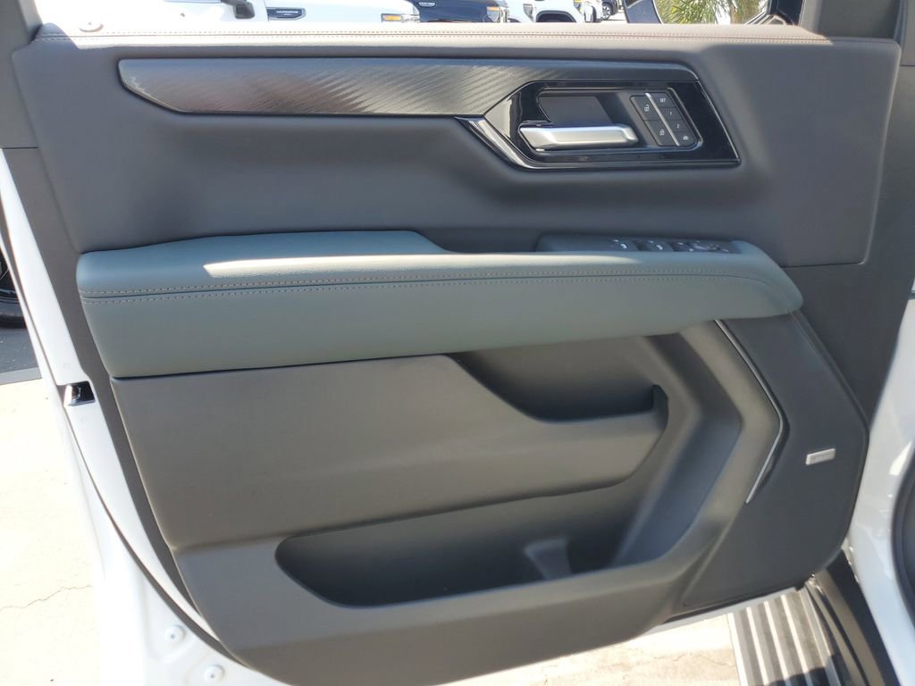 New 2026 GMC Yukon AT4 w/ AT4 Premium Plus Package AWD/4WD image 11