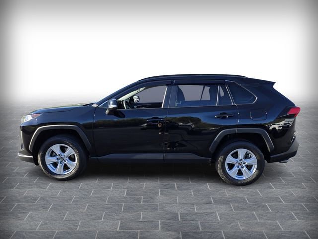 Used 2021 Toyota RAV4 XLE FWD image 4