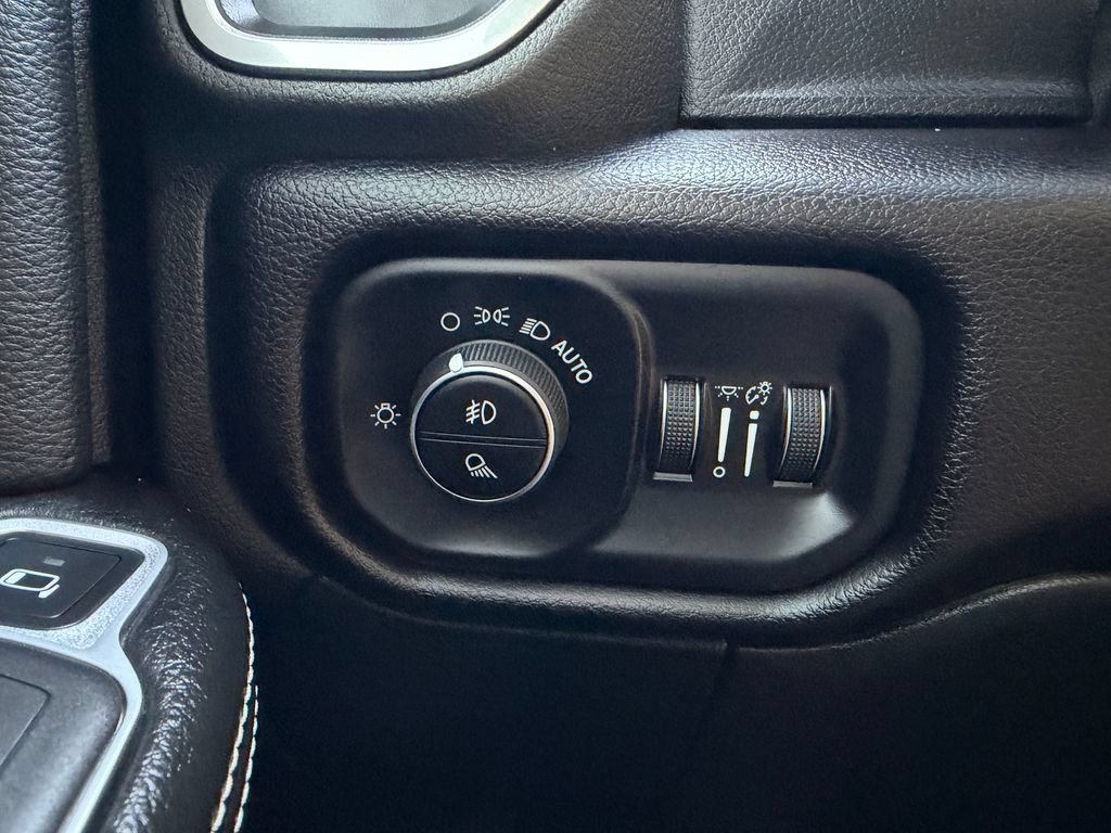Used 2022 RAM 5500 Laramie AWD/4WD image 12