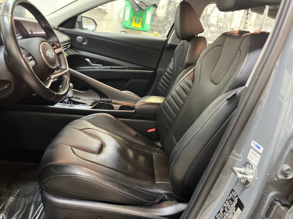 Used 2023 Hyundai Elantra Limited w/ Cargo Package FWD image 20