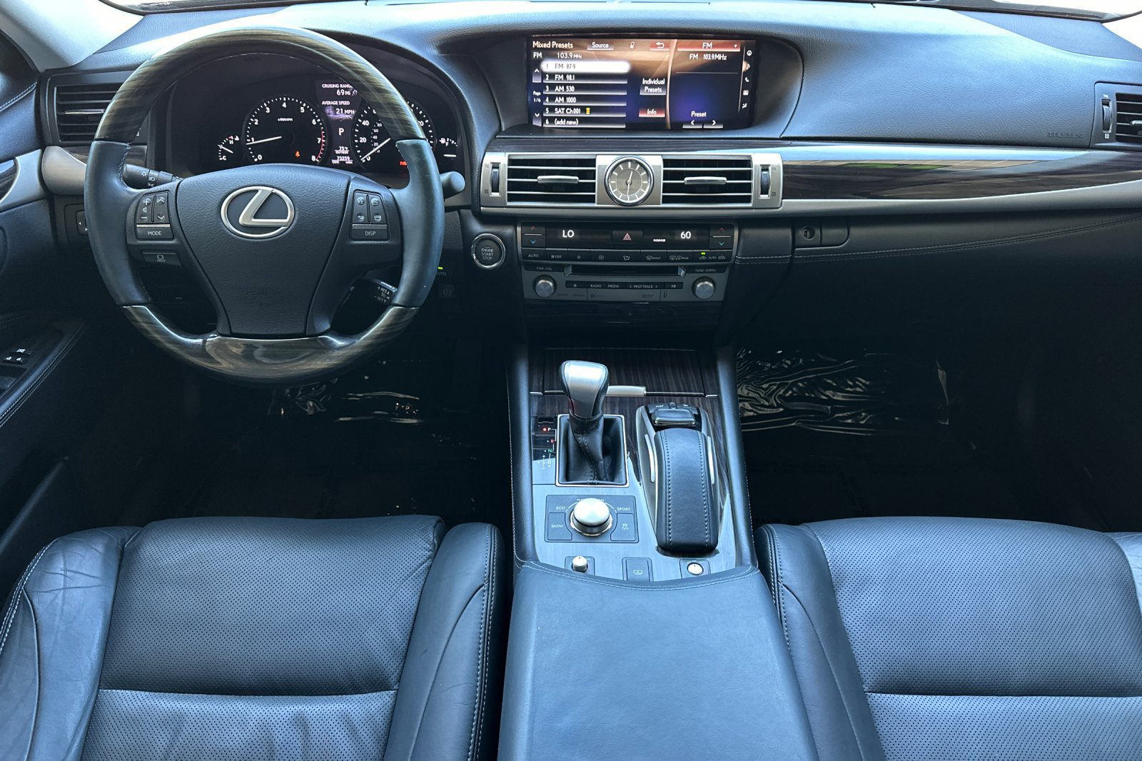 Used 2016 Lexus LS 460 w/ Comfort Package RWD image 13