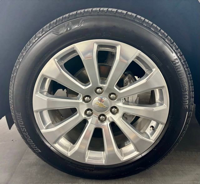 Used 2024 Chevrolet Suburban Premier image 11