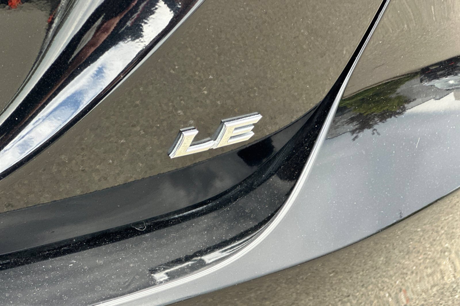 Used 2019 Toyota Camry LE FWD image 30