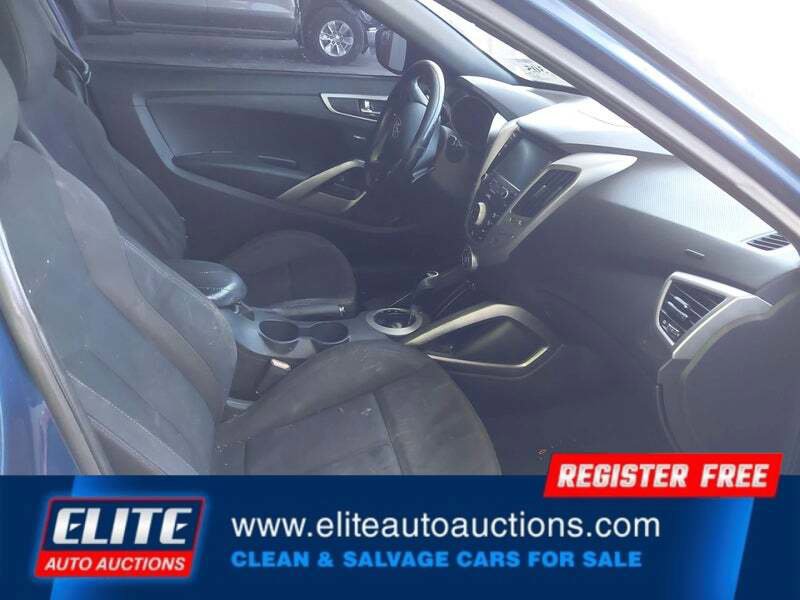 Used 2017 Hyundai Veloster Value Edition FWD image 9