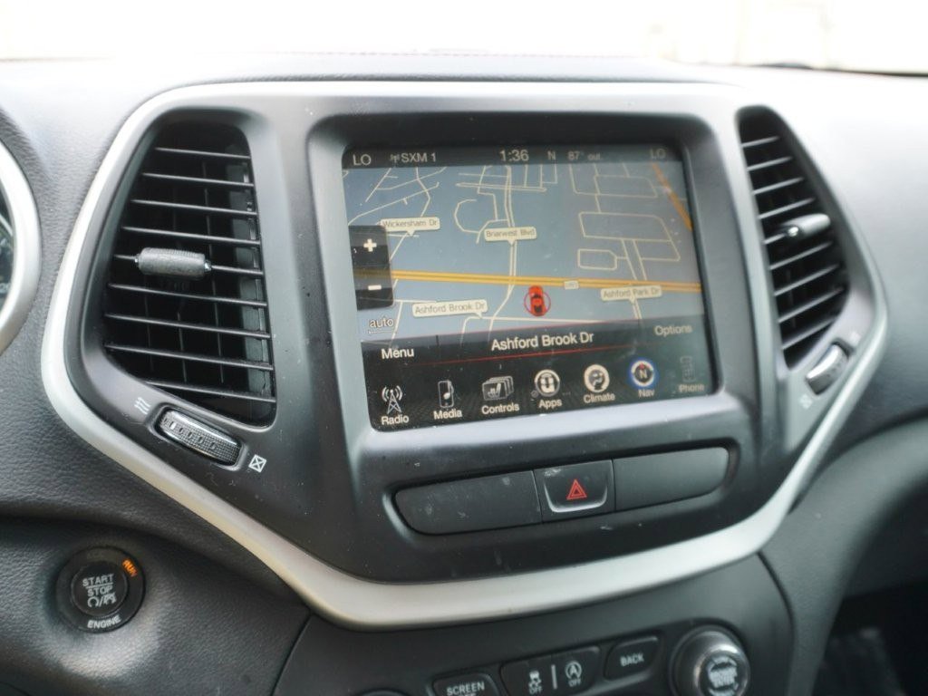 Used 2015 Jeep Cherokee Trailhawk w/ Comfort/Convenience Group image 18