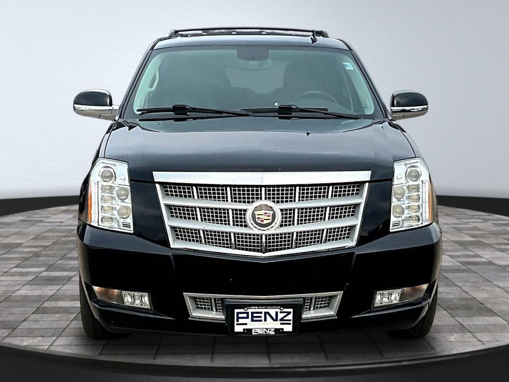 Used 2013 Cadillac Escalade Platinum AWD/4WD image 2