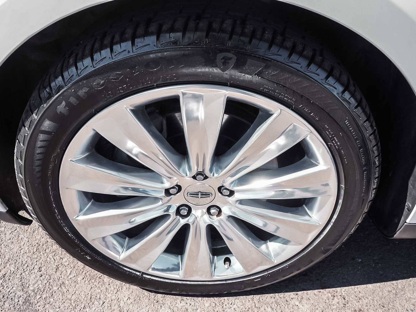Used 2013 Lincoln MKS AWD image 8