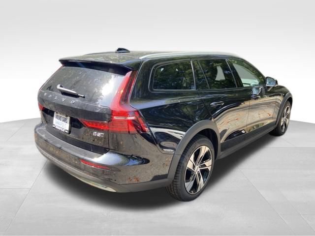 New 2026 Volvo V60 B5 Cross Country Plus w/ Climate Package AWD/4WD image 7