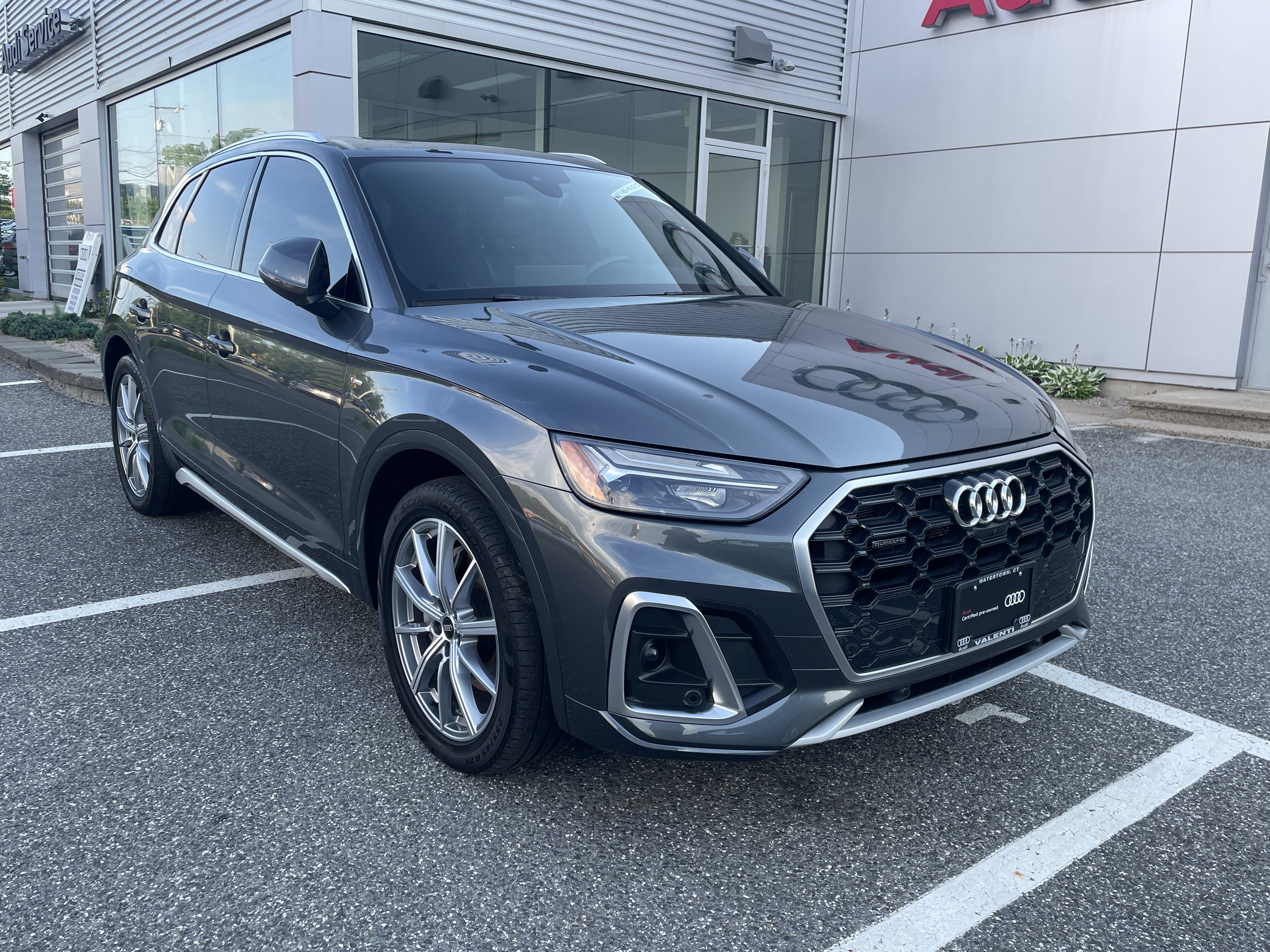 Certified 2022 Audi Q5 e Premium Plus w/ Premium Plus Package AWD/4WD image 1