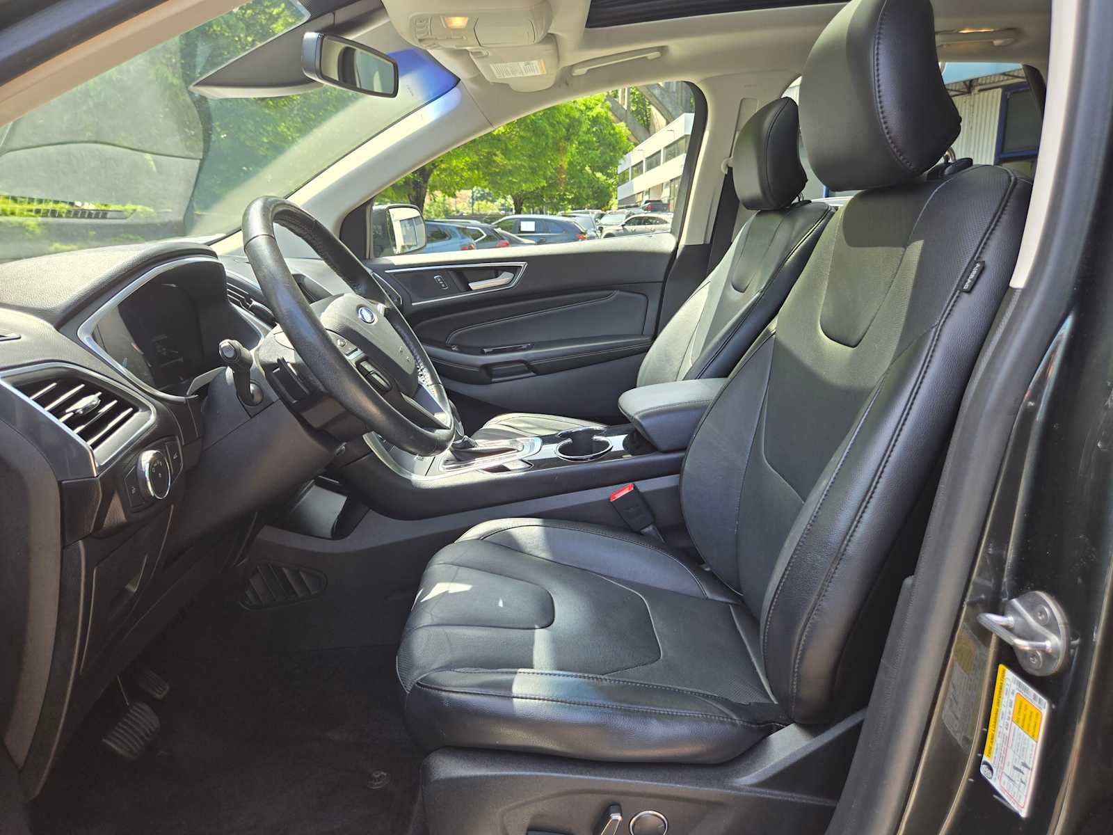 Used 2015 Ford Edge Titanium w/ Equipment Group 302A AWD/4WD image 20