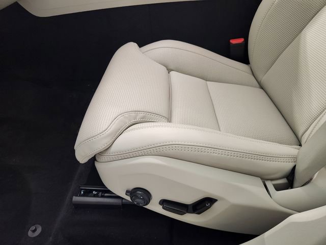 New 2026 Volvo XC60 B5 Ultra w/ Protection Package Premier AWD/4WD image 25