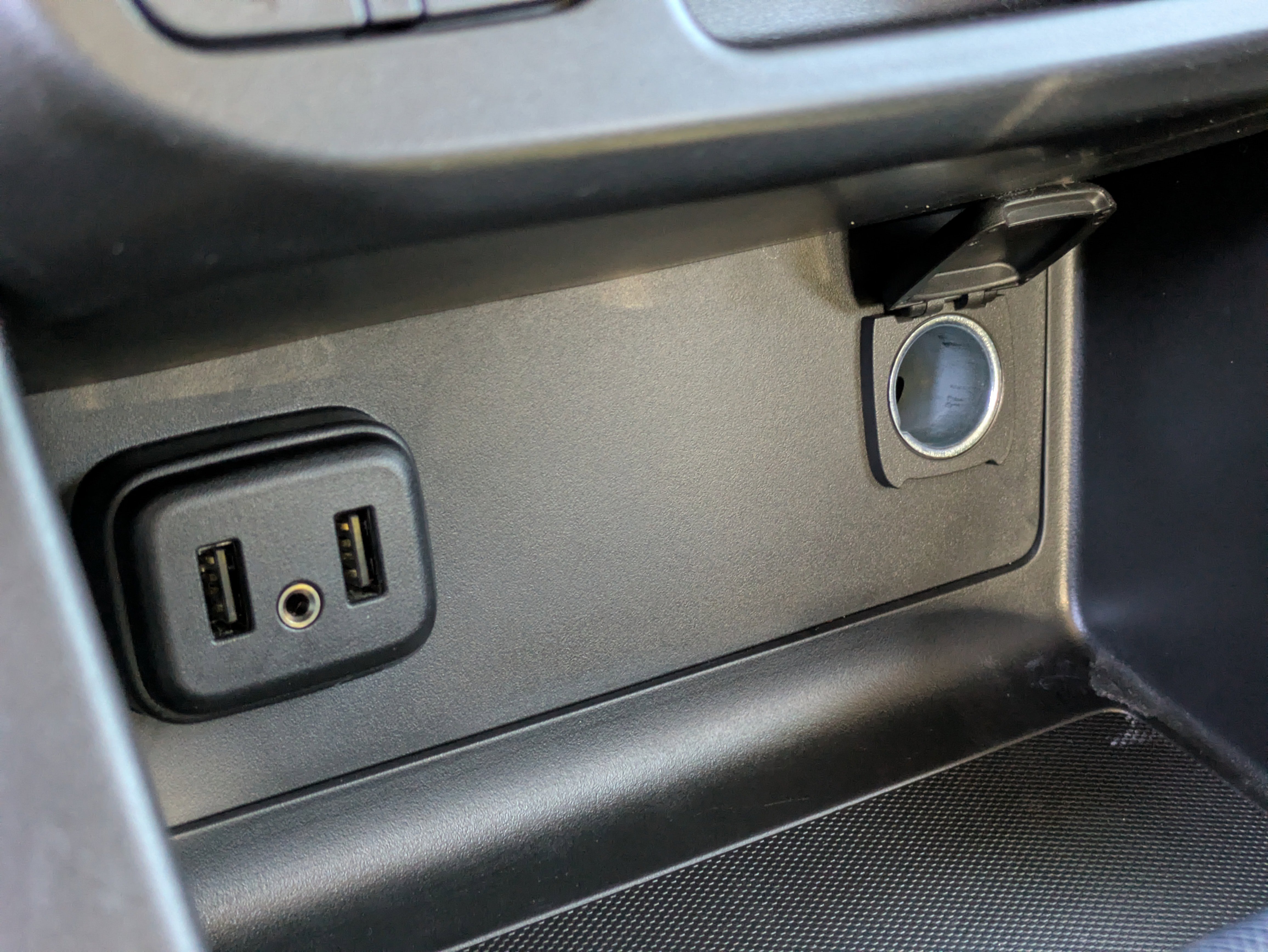 Used 2022 Chevrolet Colorado Z71 w/ Safety Package image 29