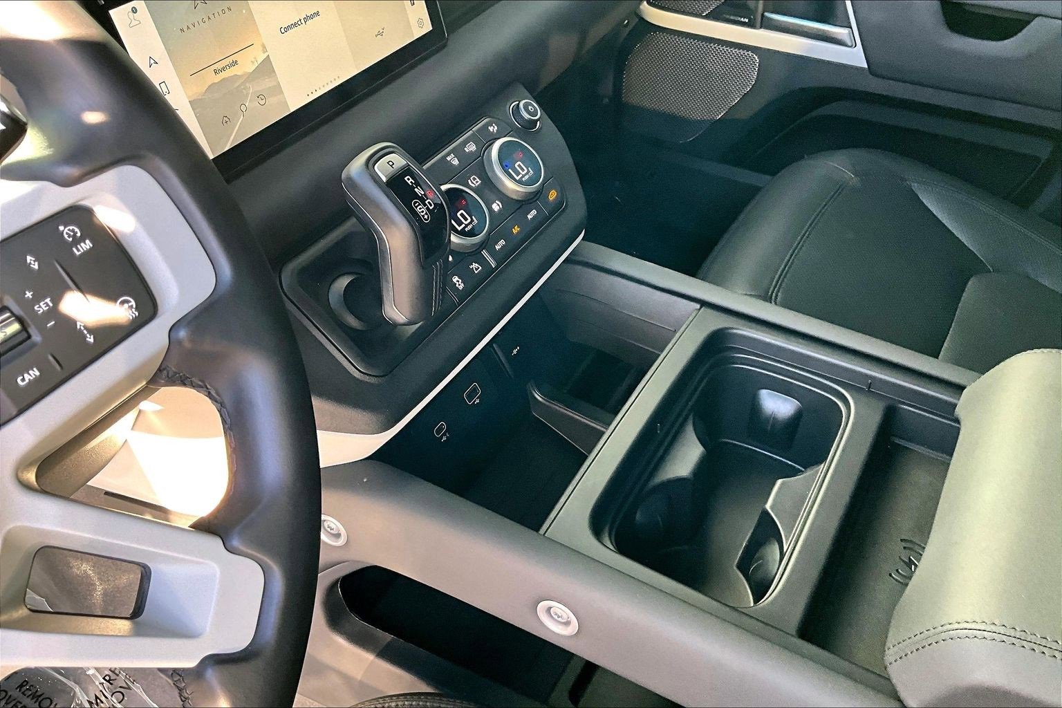 Used 2024 Land Rover Defender 110 S image 17