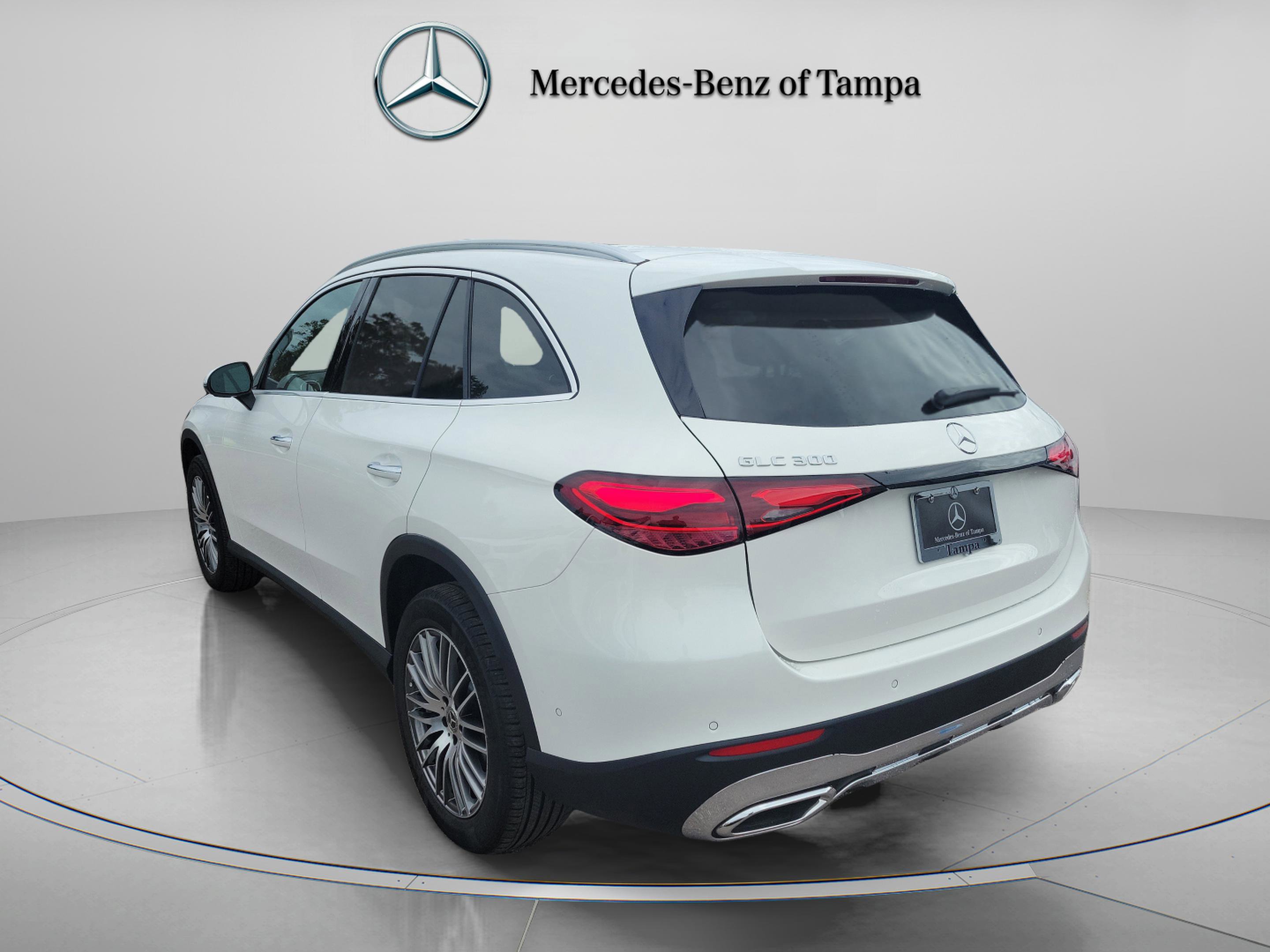 Certified 2025 Mercedes-Benz GLC 300 image 2