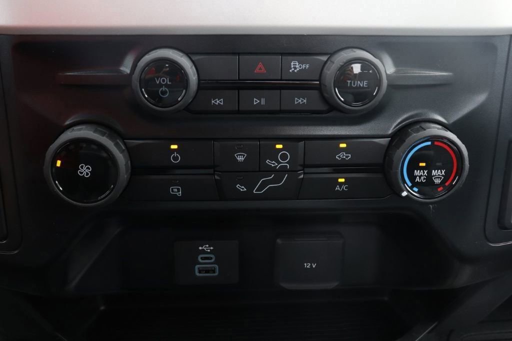 New 2025 Ford F550 4x4 Regular Cab Super Duty image 11