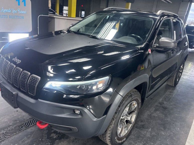 Used 2019 Jeep Cherokee Trailhawk image 1