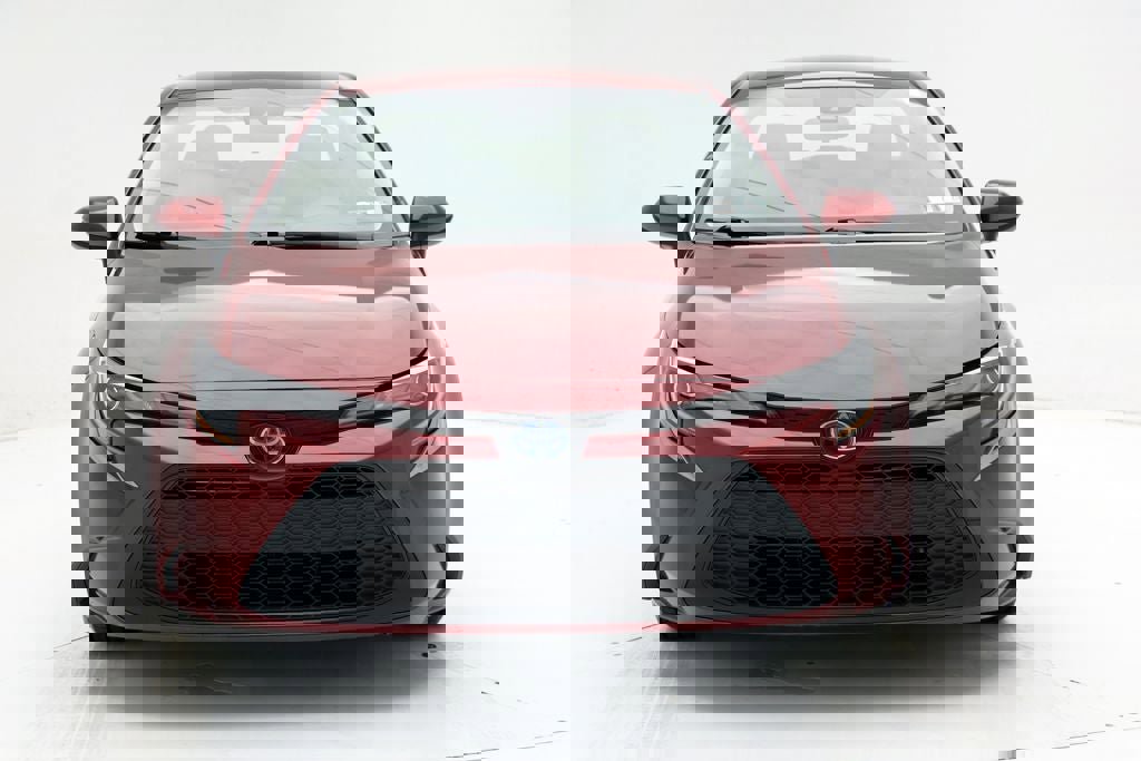 Used 2022 Toyota Corolla LE image 4