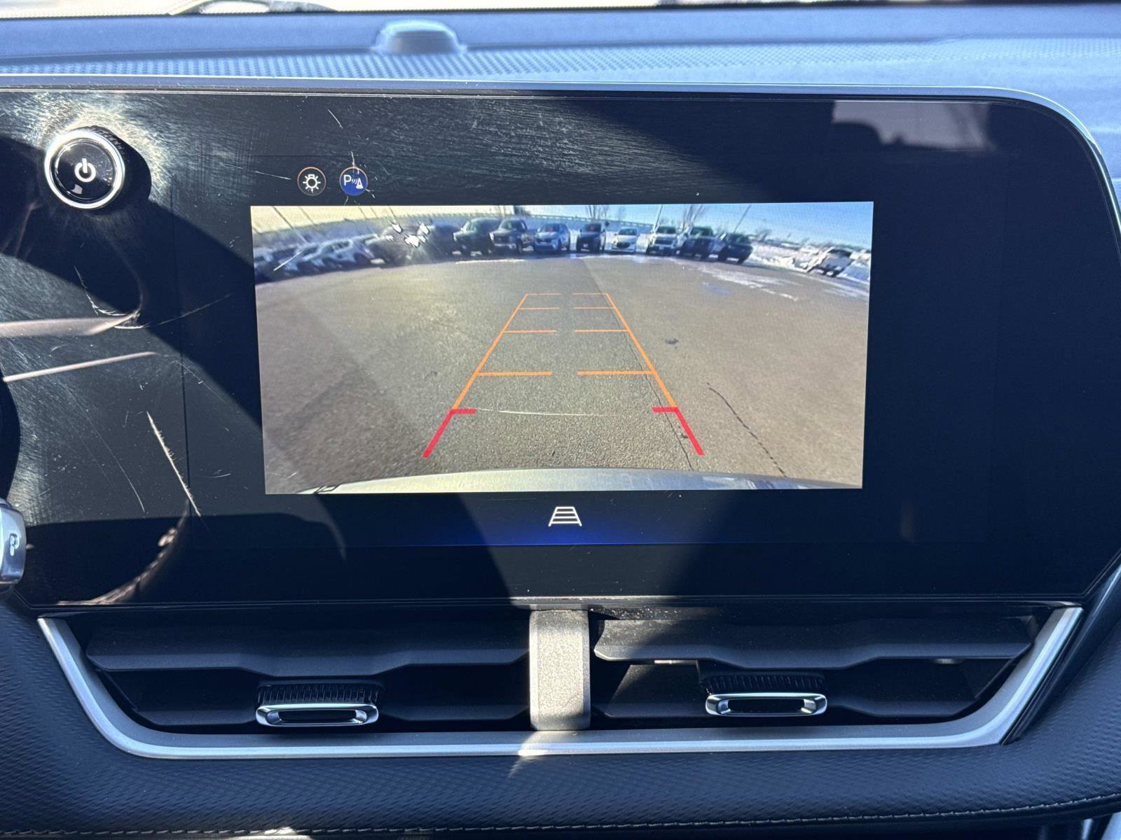 Used 2025 Chevrolet Equinox LT image 4