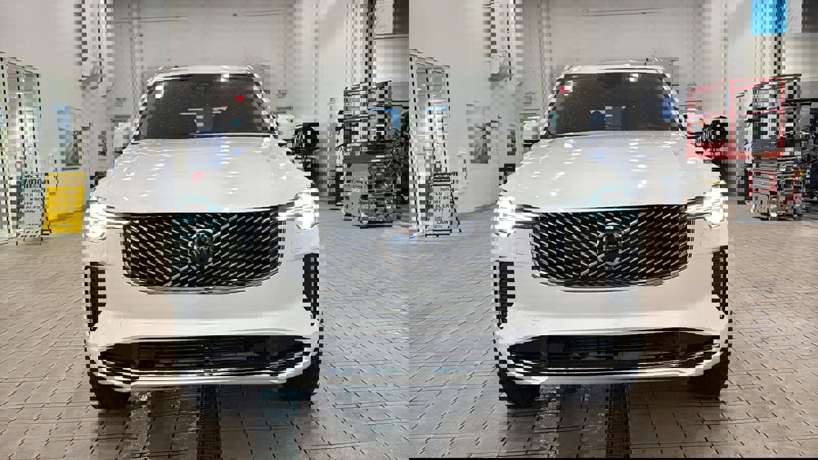New 2026 Volvo XC90 B5 Core w/ Protection Package image 10