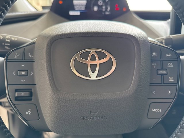 Used 2025 Toyota Prius LE image 31