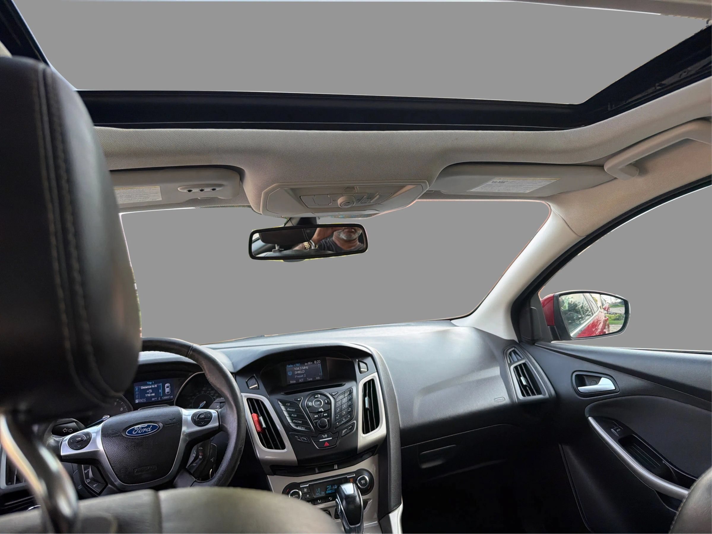 Used 2012 Ford Focus SEL FWD image 19