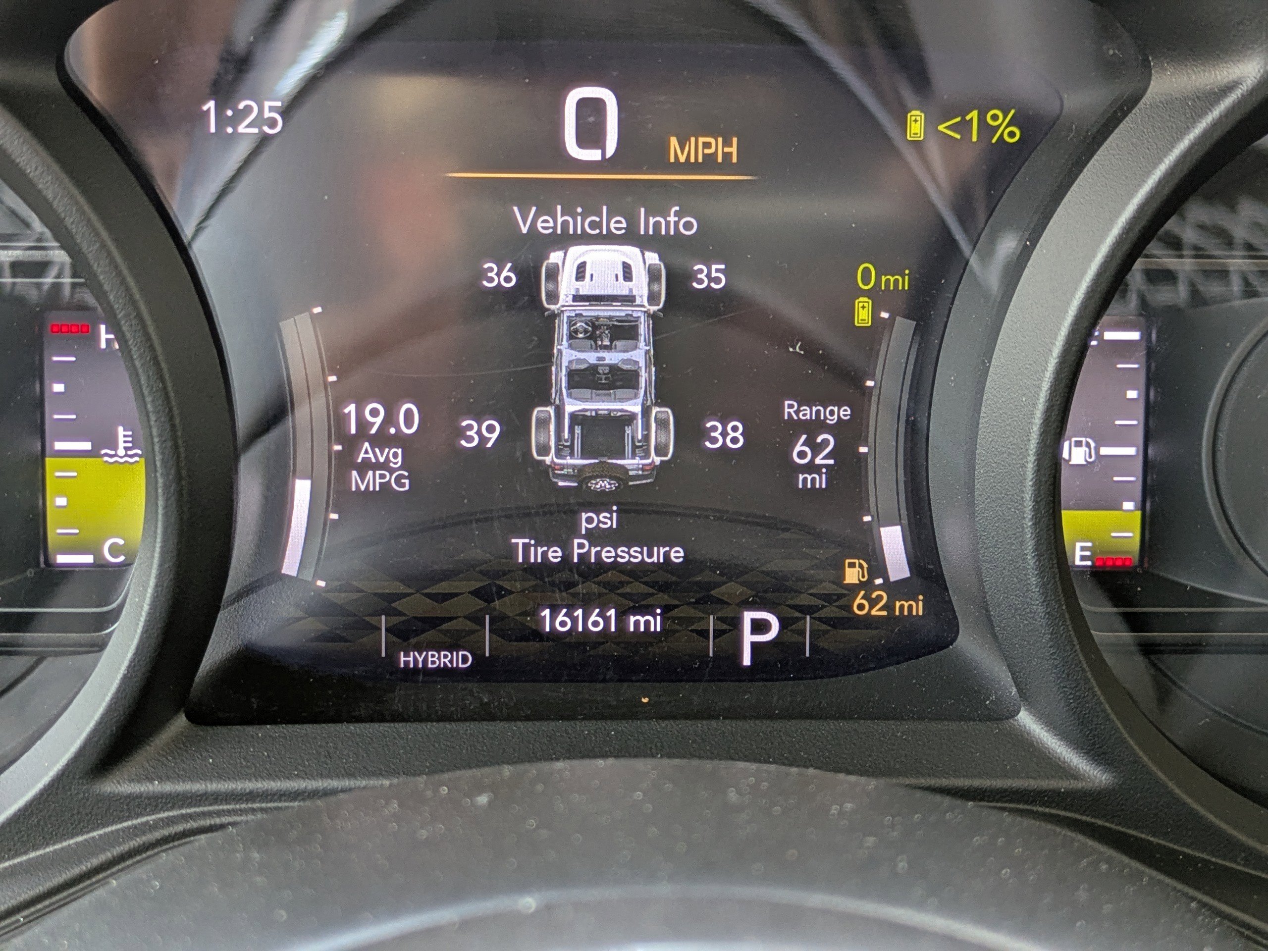 Certified 2025 Jeep Wrangler Unlimited Sahara AWD/4WD image 23