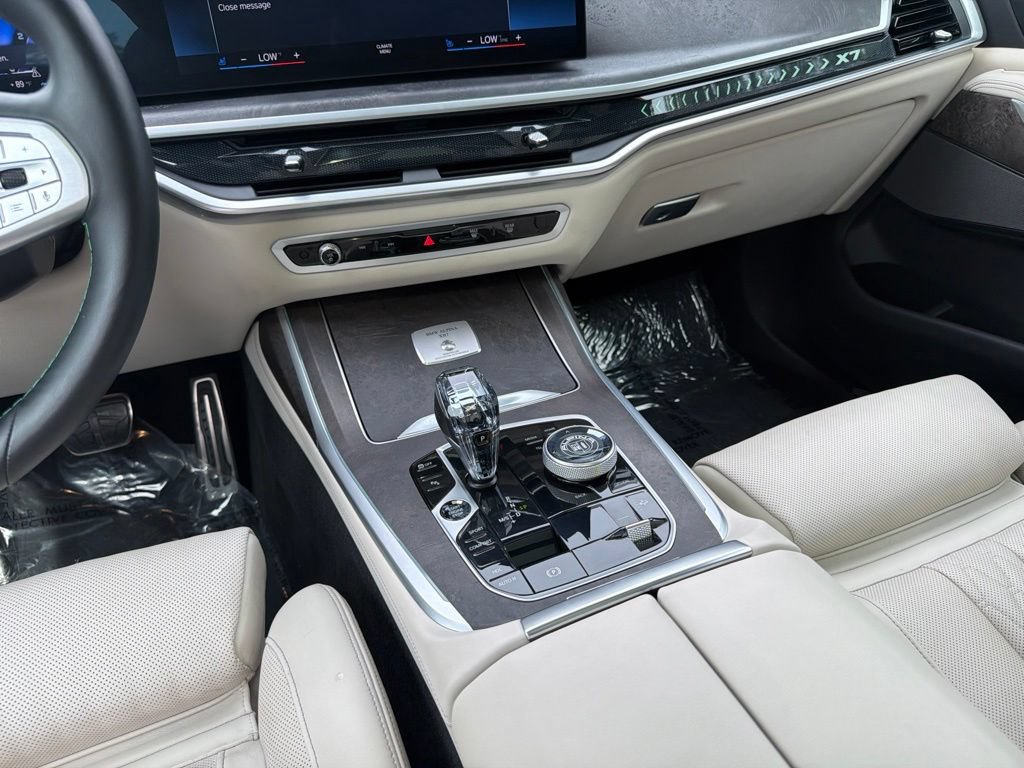 Used 2023 BMW ALPINA XB7 AWD/4WD image 16