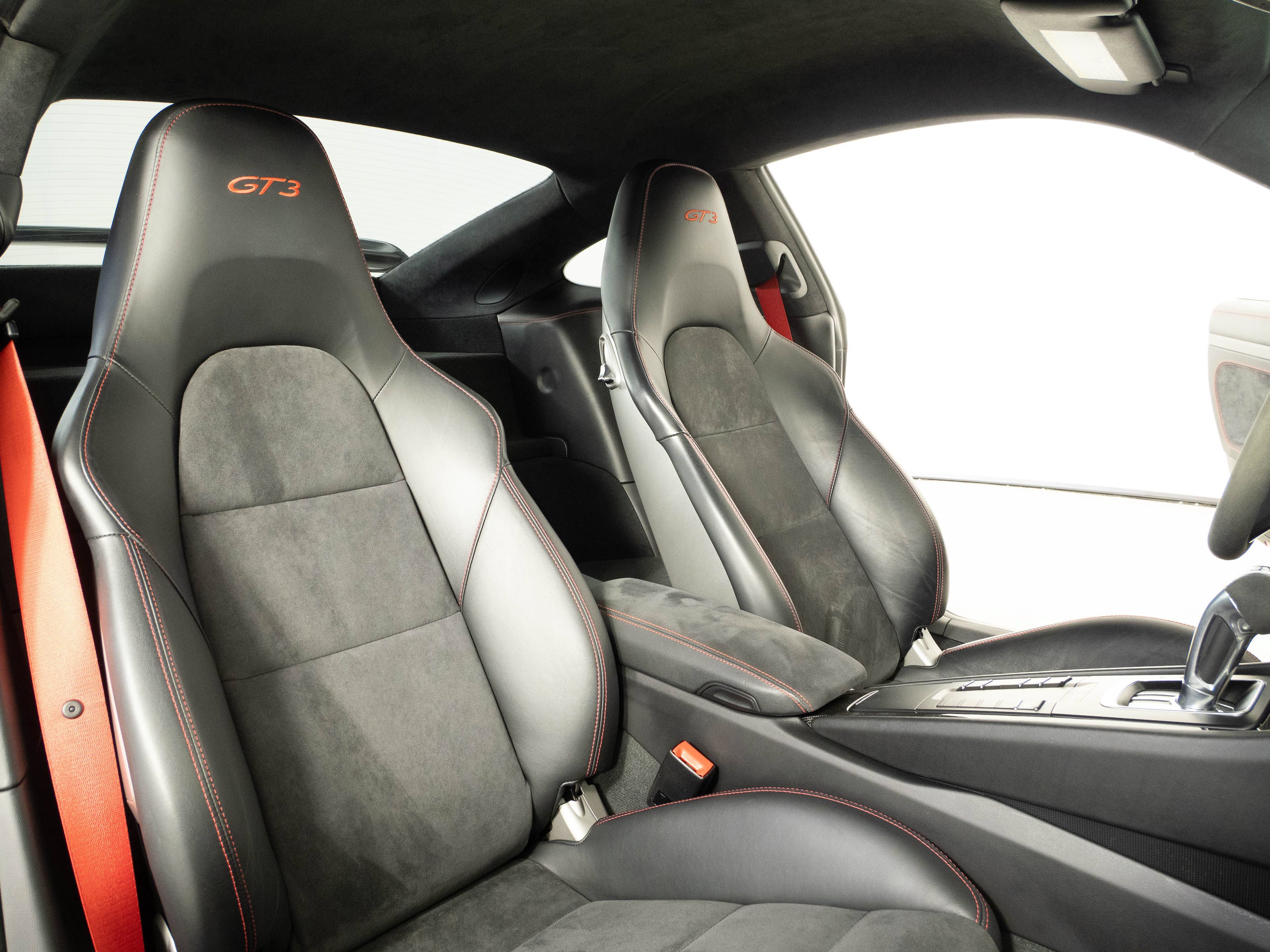 Certified 2018 Porsche 911 GT3 RWD image 17