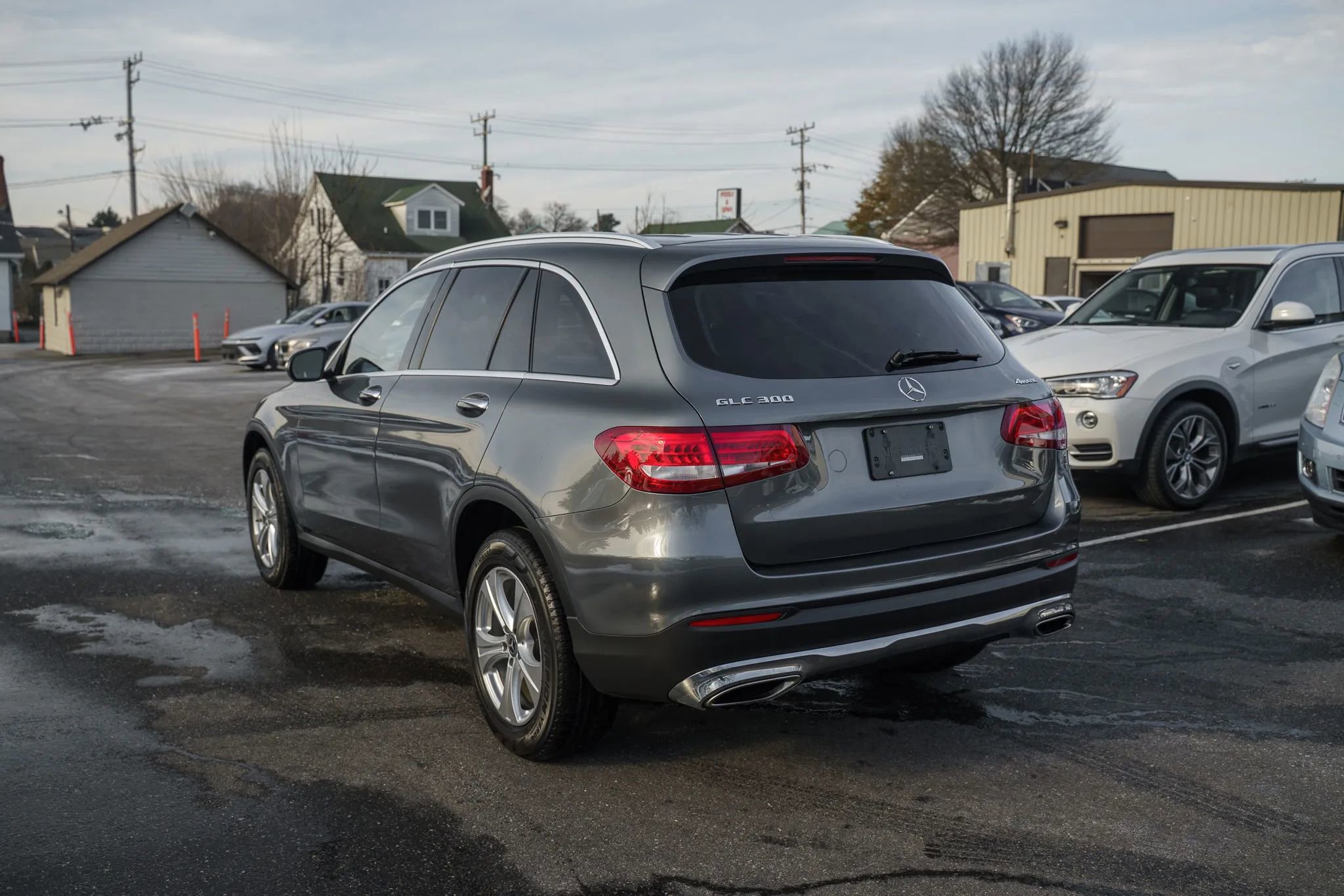Used 2018 Mercedes-Benz GLC 300 GLC 300 4MATIC Sport Utility 4 image 2