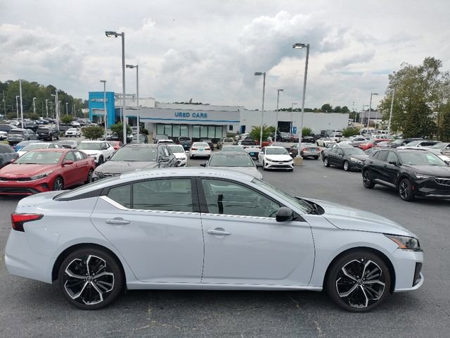 Used 2024 Nissan Altima 2.5 SR image 9