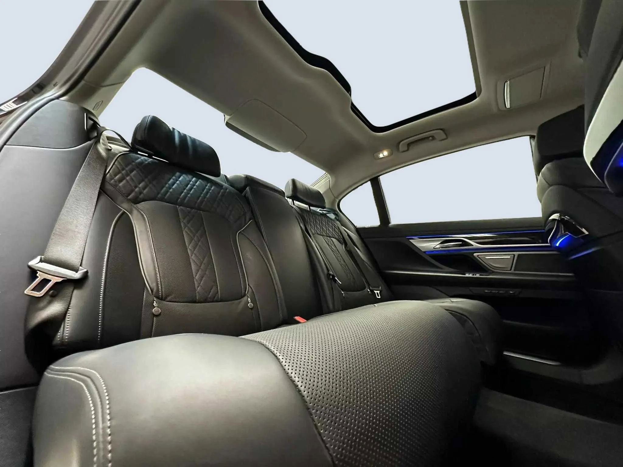 Used 2022 BMW 740i 740i Sedan 4D image 12