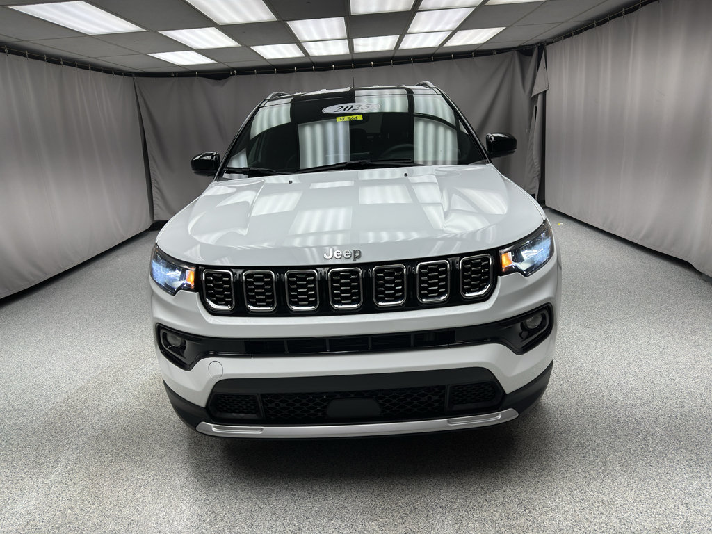 Used 2025 Jeep Compass Limited AWD/4WD image 6