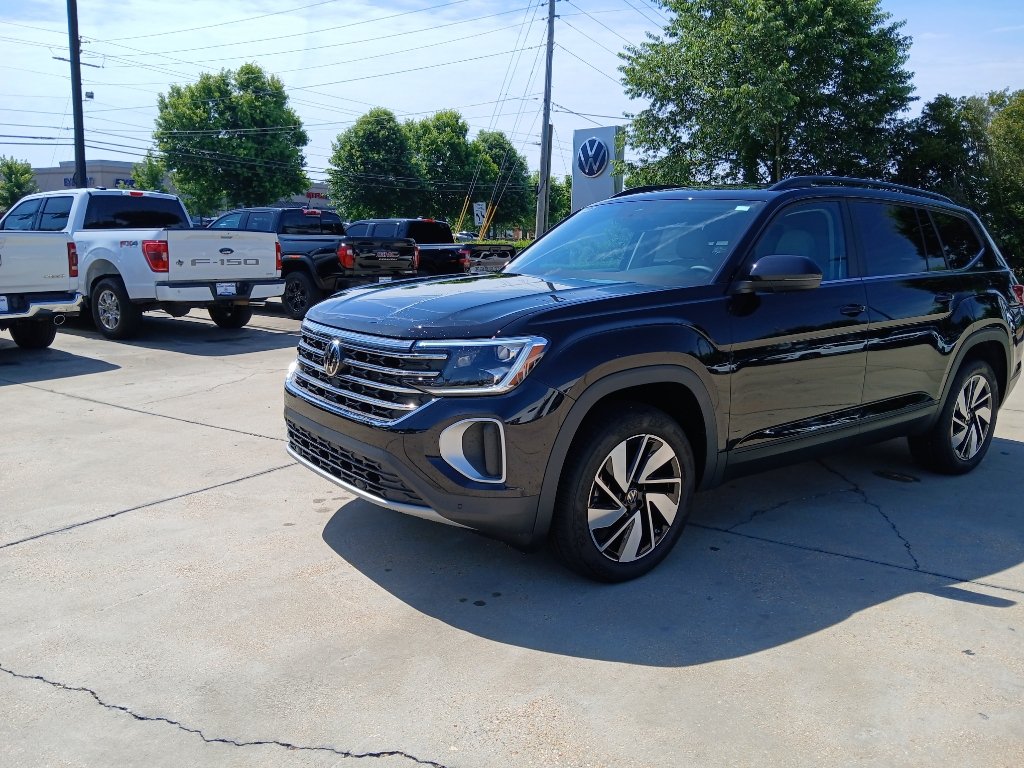 New 2026 Volkswagen Atlas SE FWD image 3